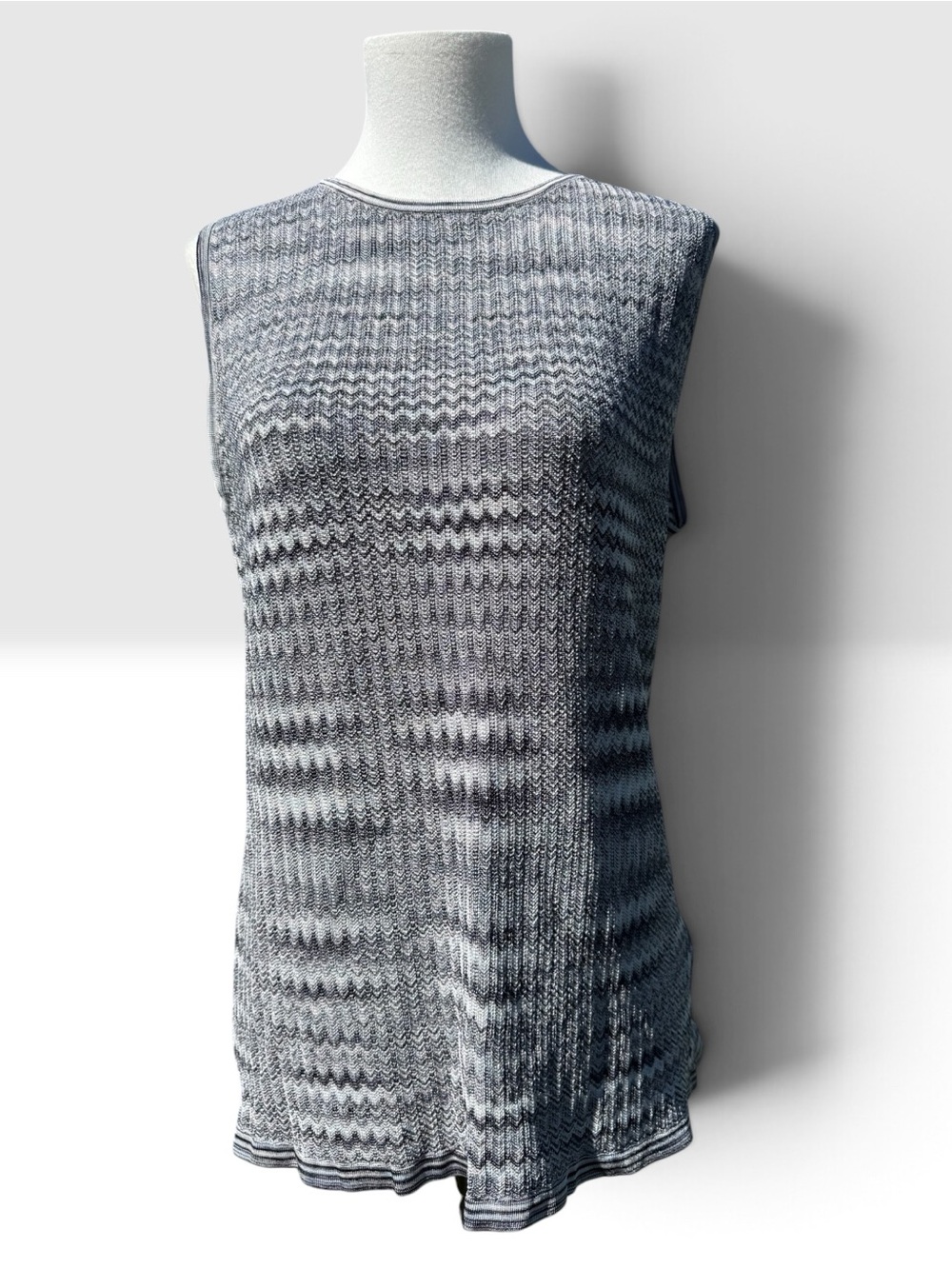 White House Black Market Sleeveless Chevron Pattern Top SZ XL
